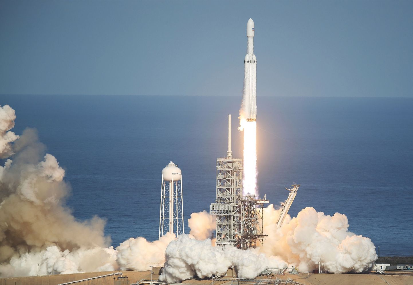Falcon Heavy esimene lend.