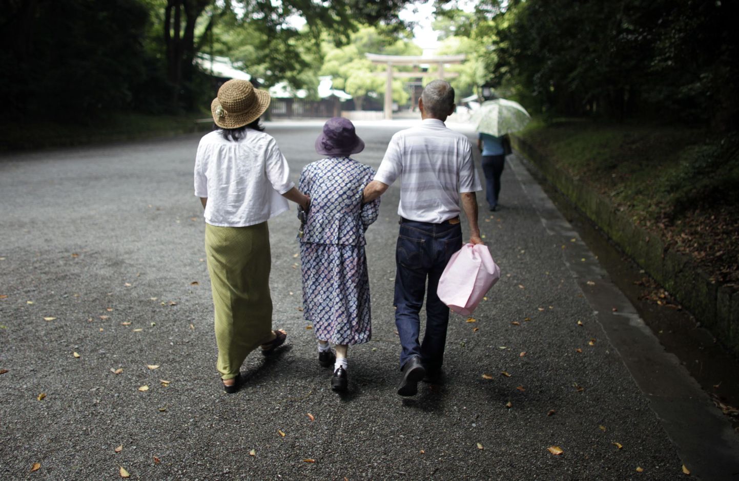Jaapani eakad leevendavad oma üksildustunnet varastamisega