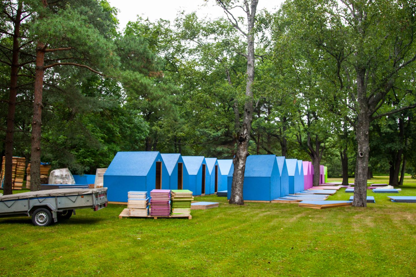 Mullu said pidulised Weekend Festivali ajal elada ka Rannaparki ehitatud ajutistes puitmajakestes.