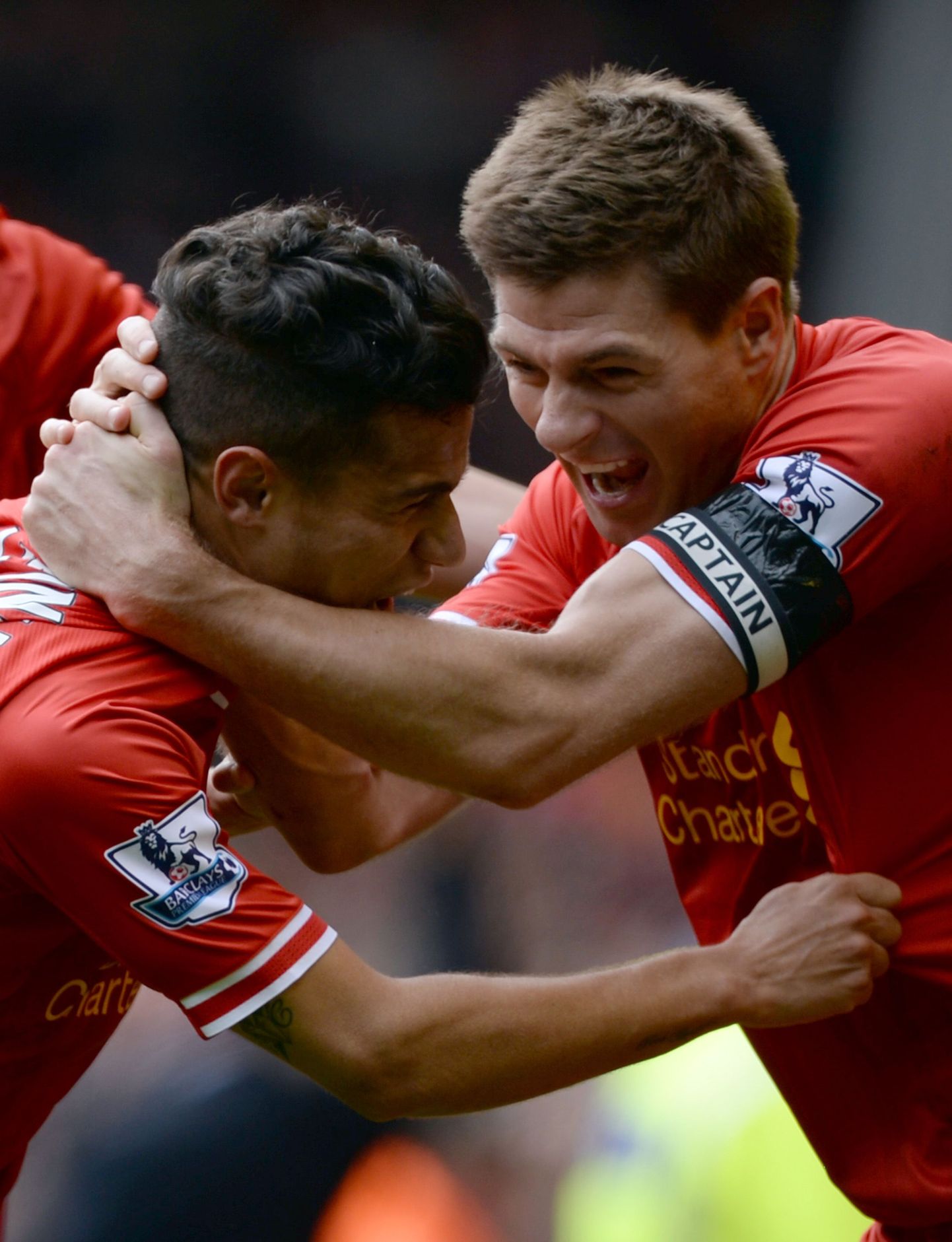 Liverpool kapten Steven Gerrard (paremal) väravat tähistamas.