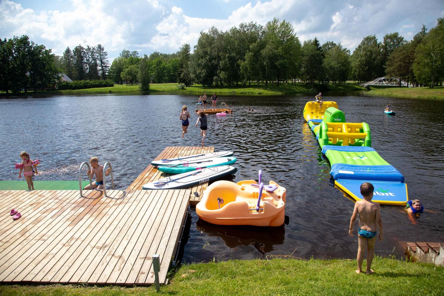 Väätsa veelauapark avati suve algul.