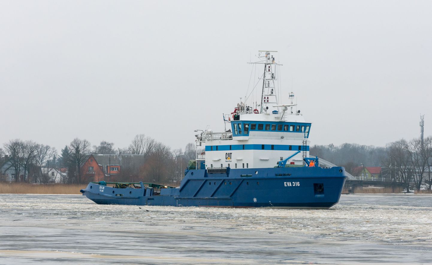 Jäämurdja EVA-316 saabus Pärnu sadamasse.