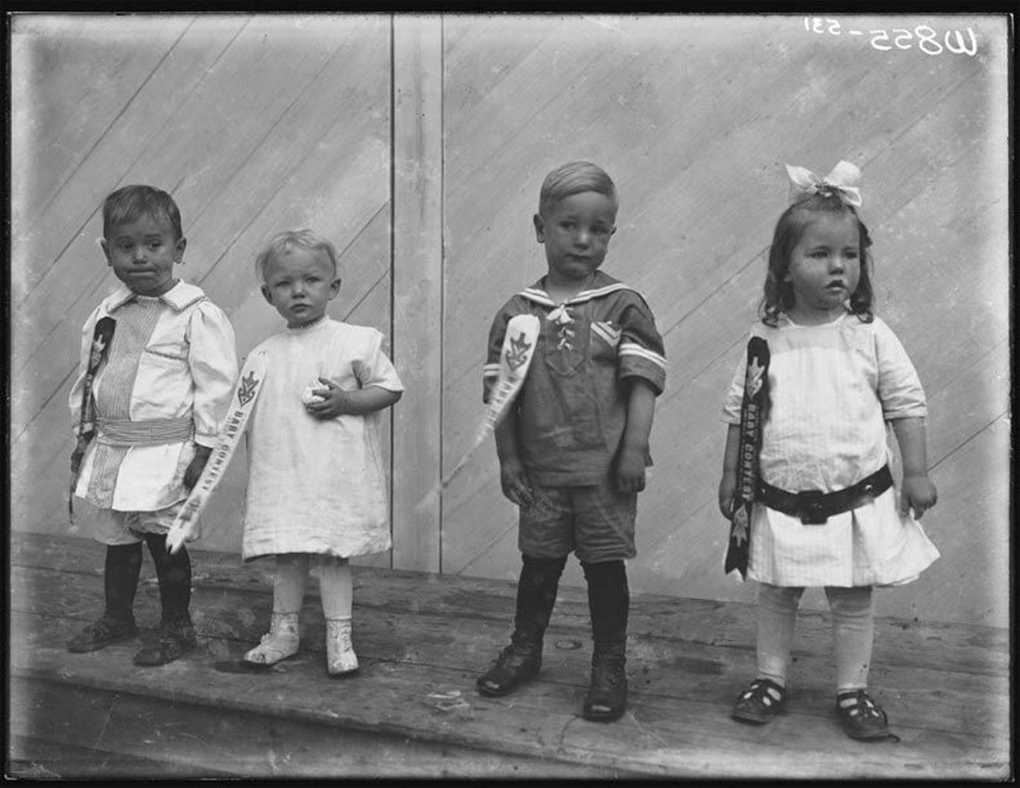 Fotograaf Emanuel Wolfe arhiivpilt Parema Lapse võistluse võitjatest Nebraskas.