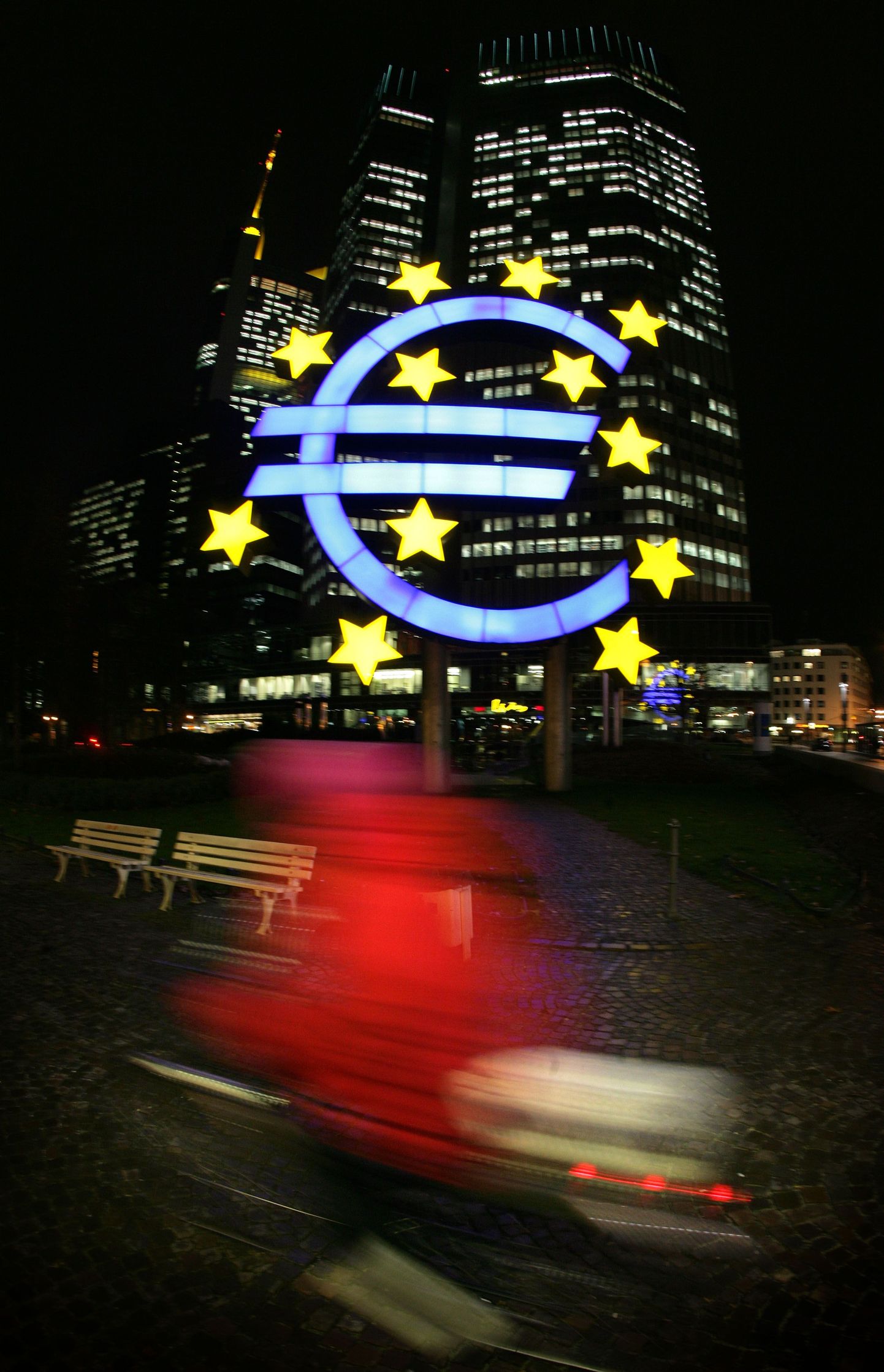 Euro tähis Euroopa Keskpanga (EKP) peahoone ees Frankfurdis.