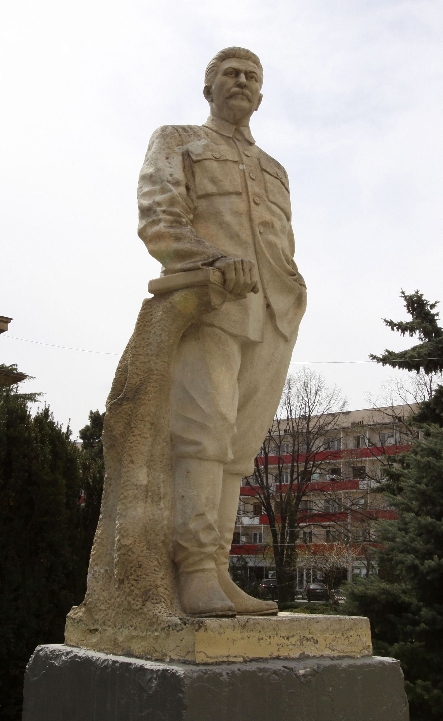 Jossif Stalini kuju Gruusias Goris asuva muuseumi ees