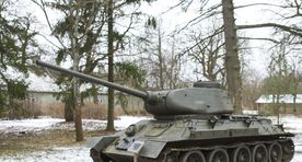 В Швеции во время учений под лед провалился танк, один человек погиб