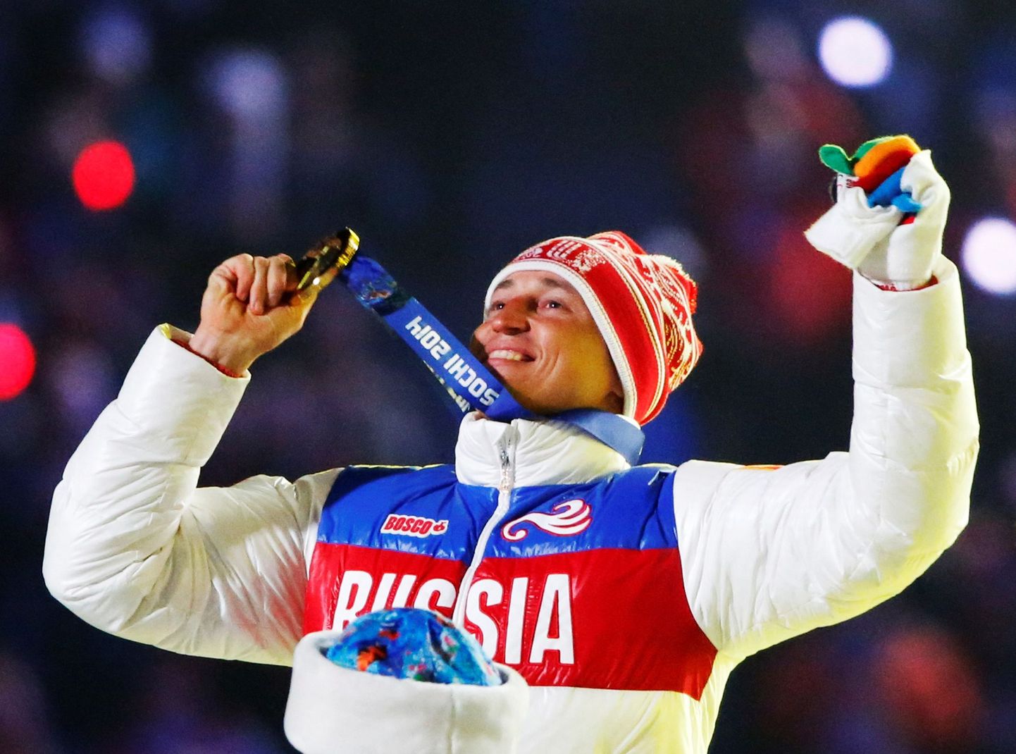 Sotši olümpial meeste suusamaratonis kulla võitnud Aleksandr Legkov on jätkuvalt dopingusüüdistuste küüsis.