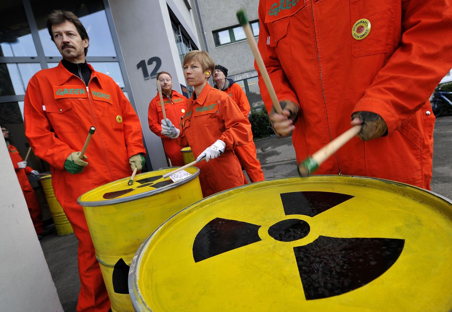 Pildil Greenpeace'i tuumaenergia vastane  meeleavaldus.
