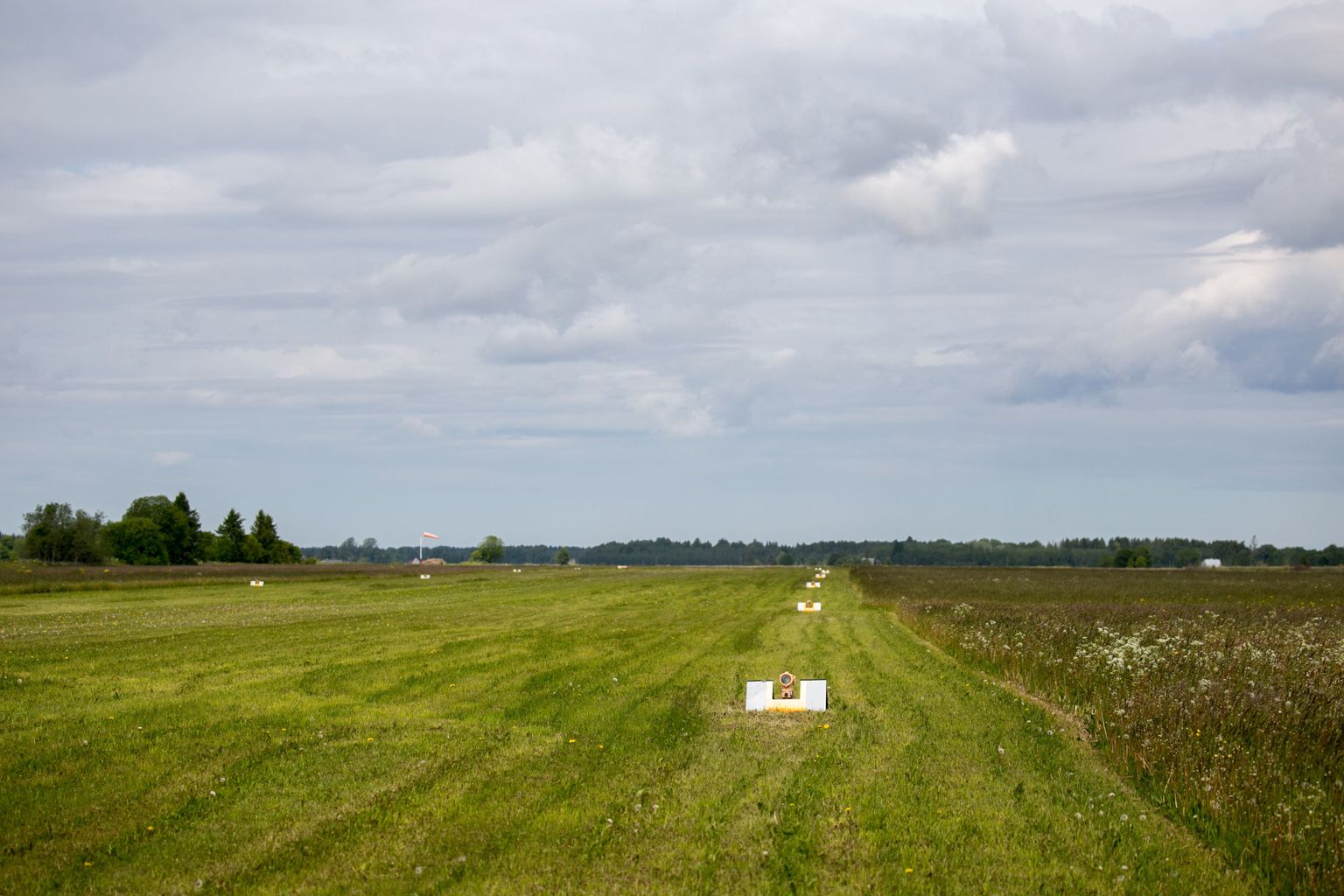 Nurmsi lennuväli