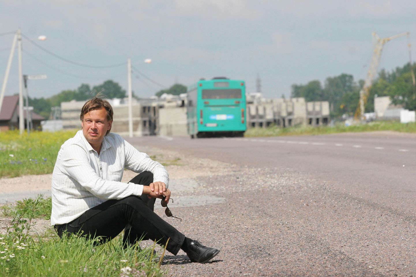 Tartu lähiümbruse valdadega alustati bussiliinide pikendamise teemal debatte juba 2007. aastal. Olukord pole siiani muutunud. Pildil Tartu linna ja tartu valla piiril abilinnapea Margus Hanson.