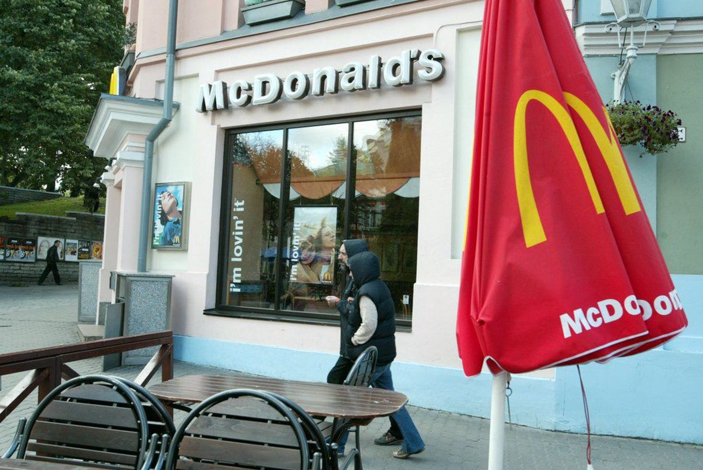 Ресторан McDonald's на улице Виру в Таллинне.