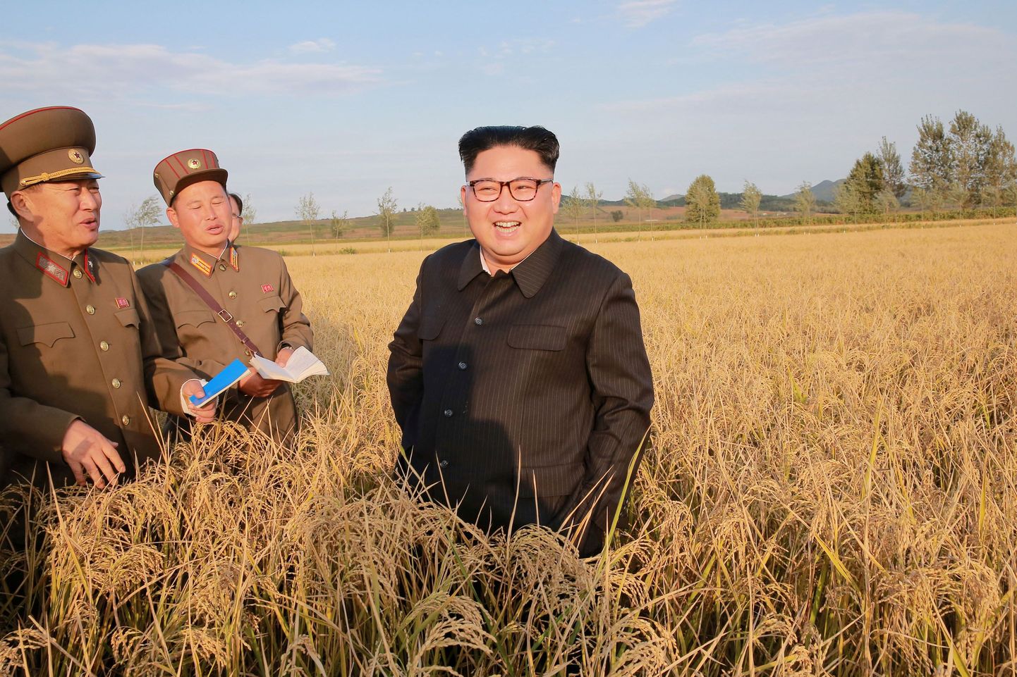 Kim Jong-un külastas KPA 810. üksuse farmi number 1116.
