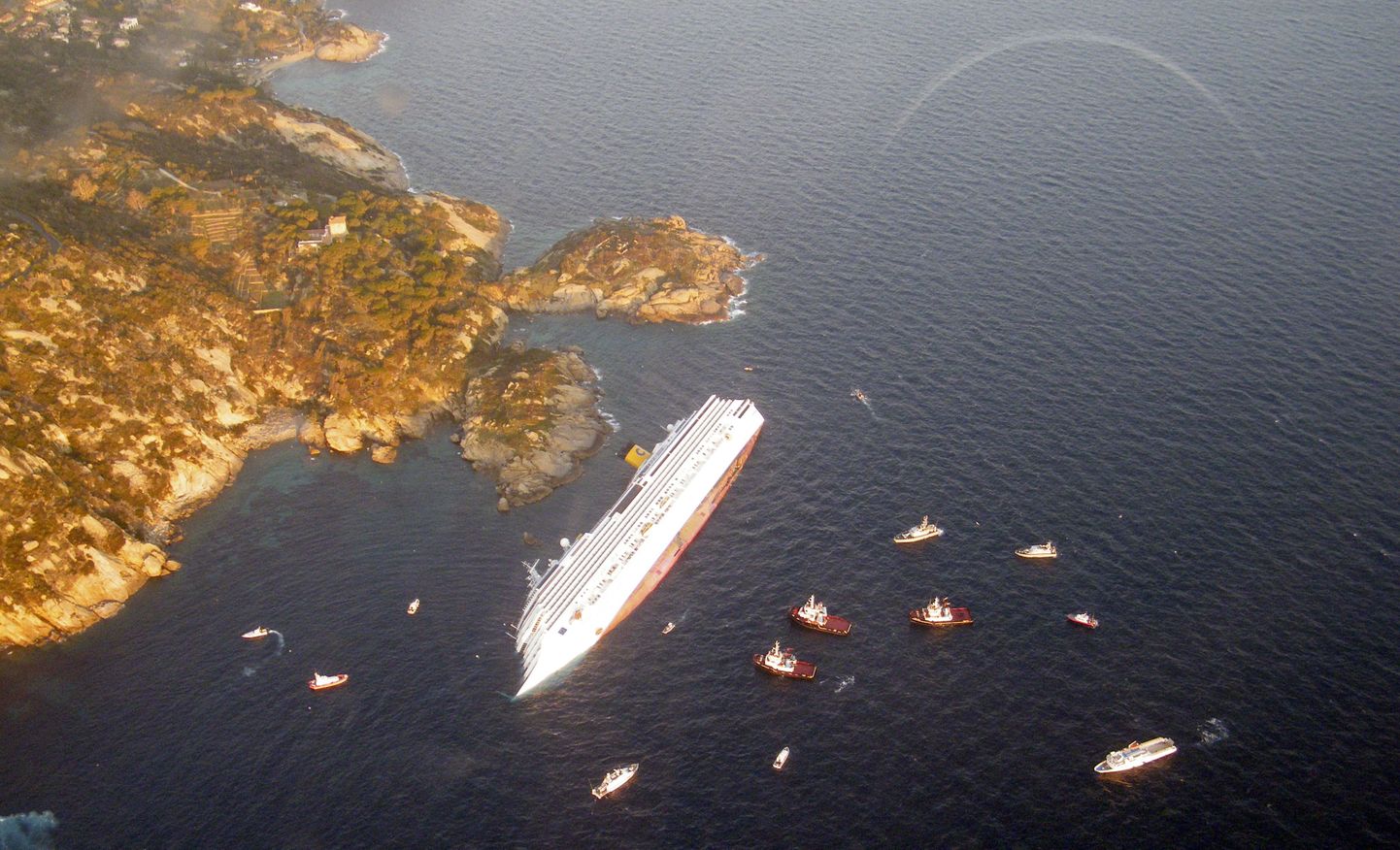 Õnnetusse sattunud kruiisilaev Costa Concordia