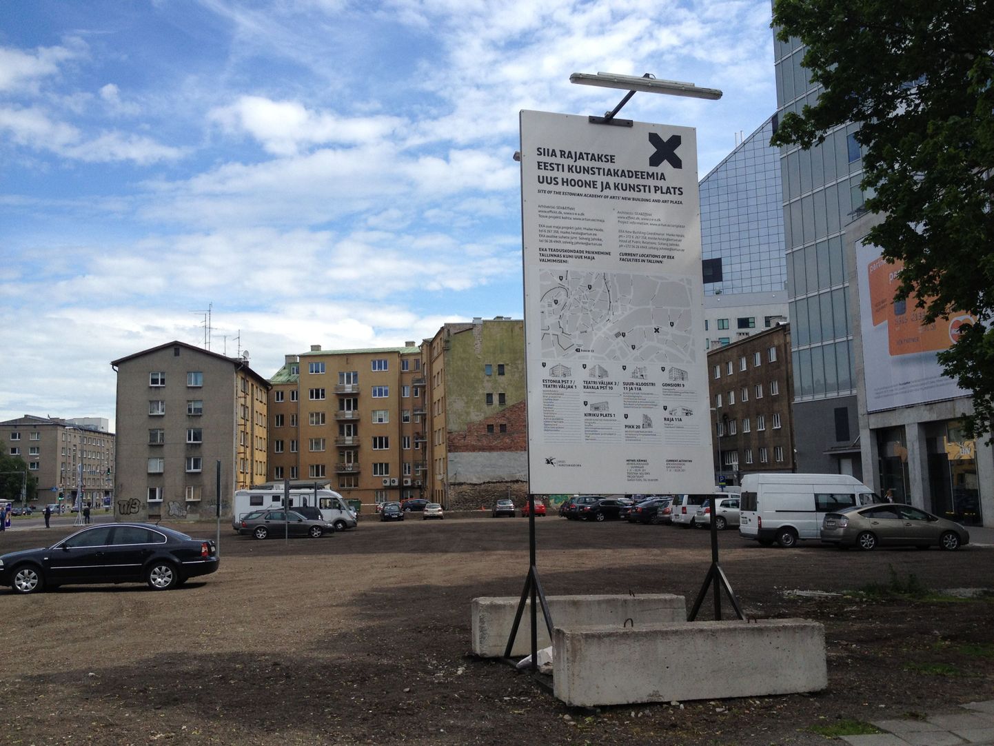 Eesti Kunstiakadeemia senisel asukohal tegutseb praegu tasuline parkla.