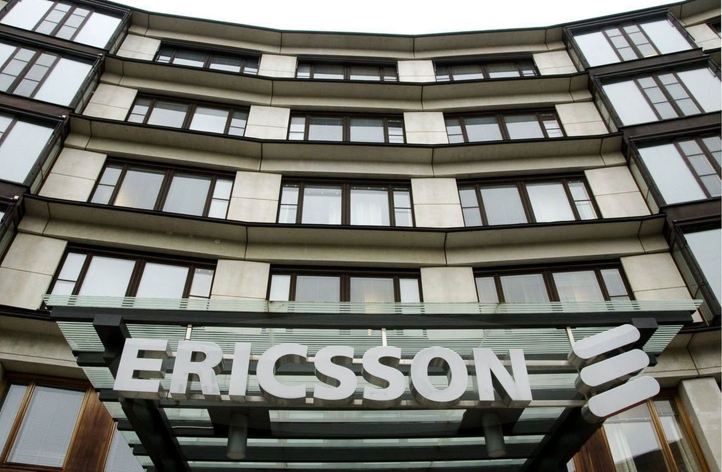Логотип Ericsson.