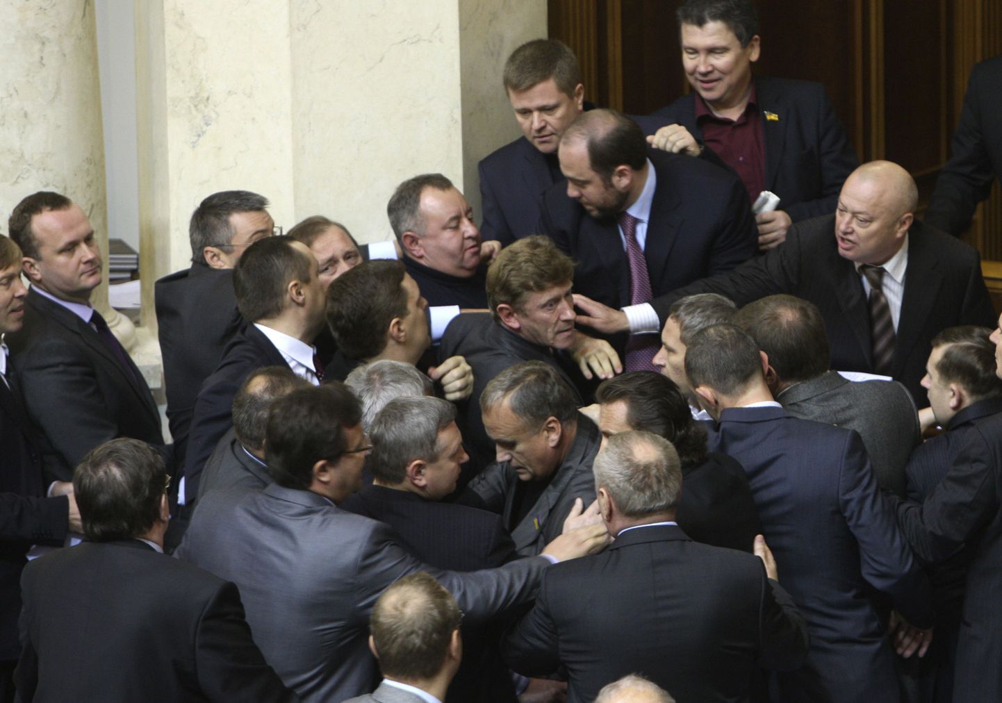 Kähmlus Ukraina parlamendis.