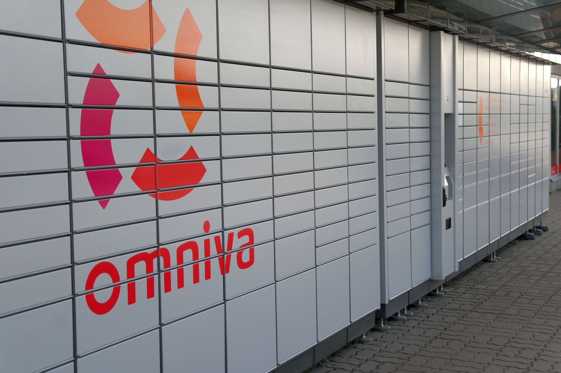 Omniva pakiautomaat.