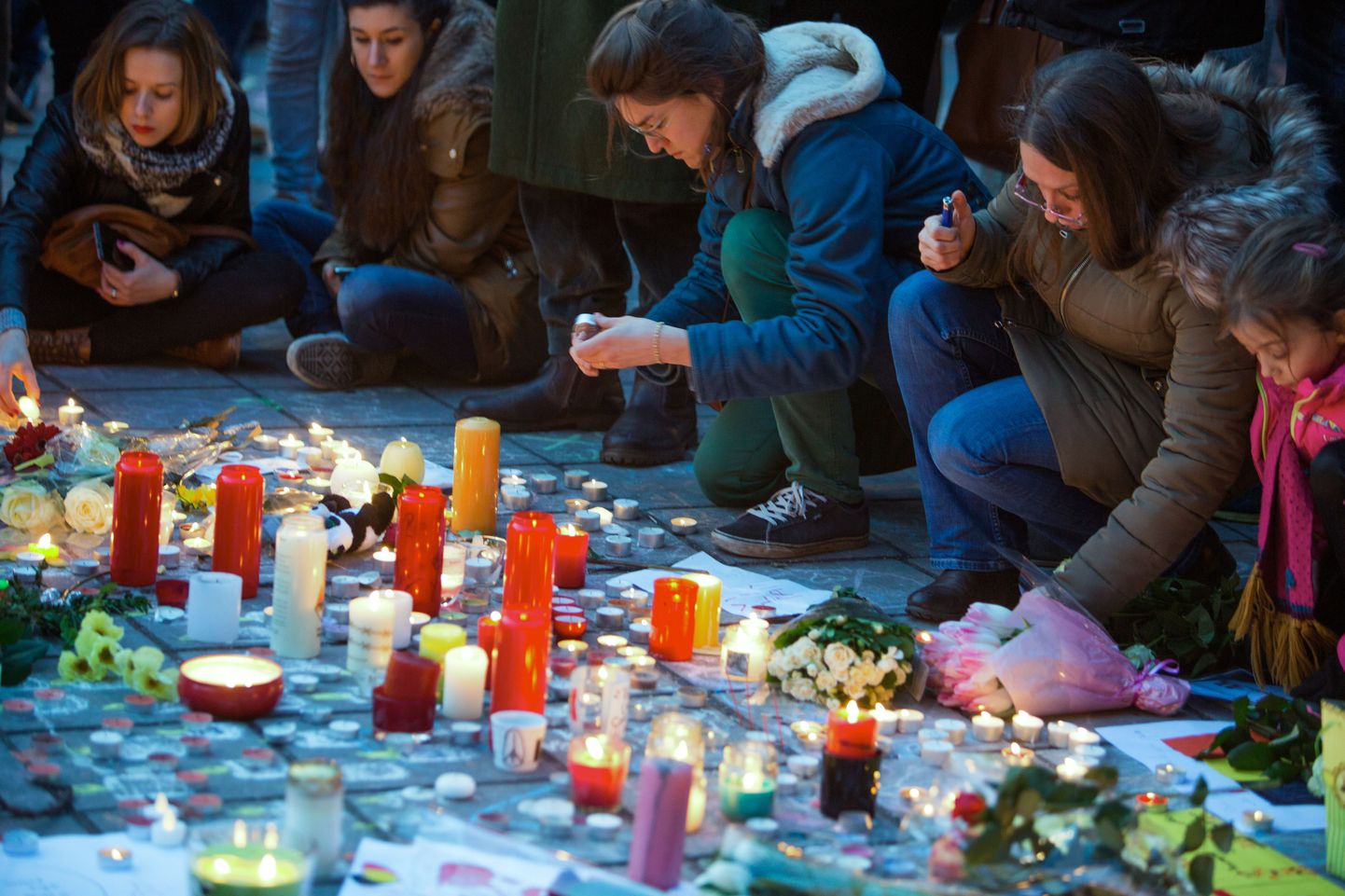 В результате трех взрывов в Брюсселе 22 марта погиб 35 человек, ранения различной степени тяжести получили около 300.
