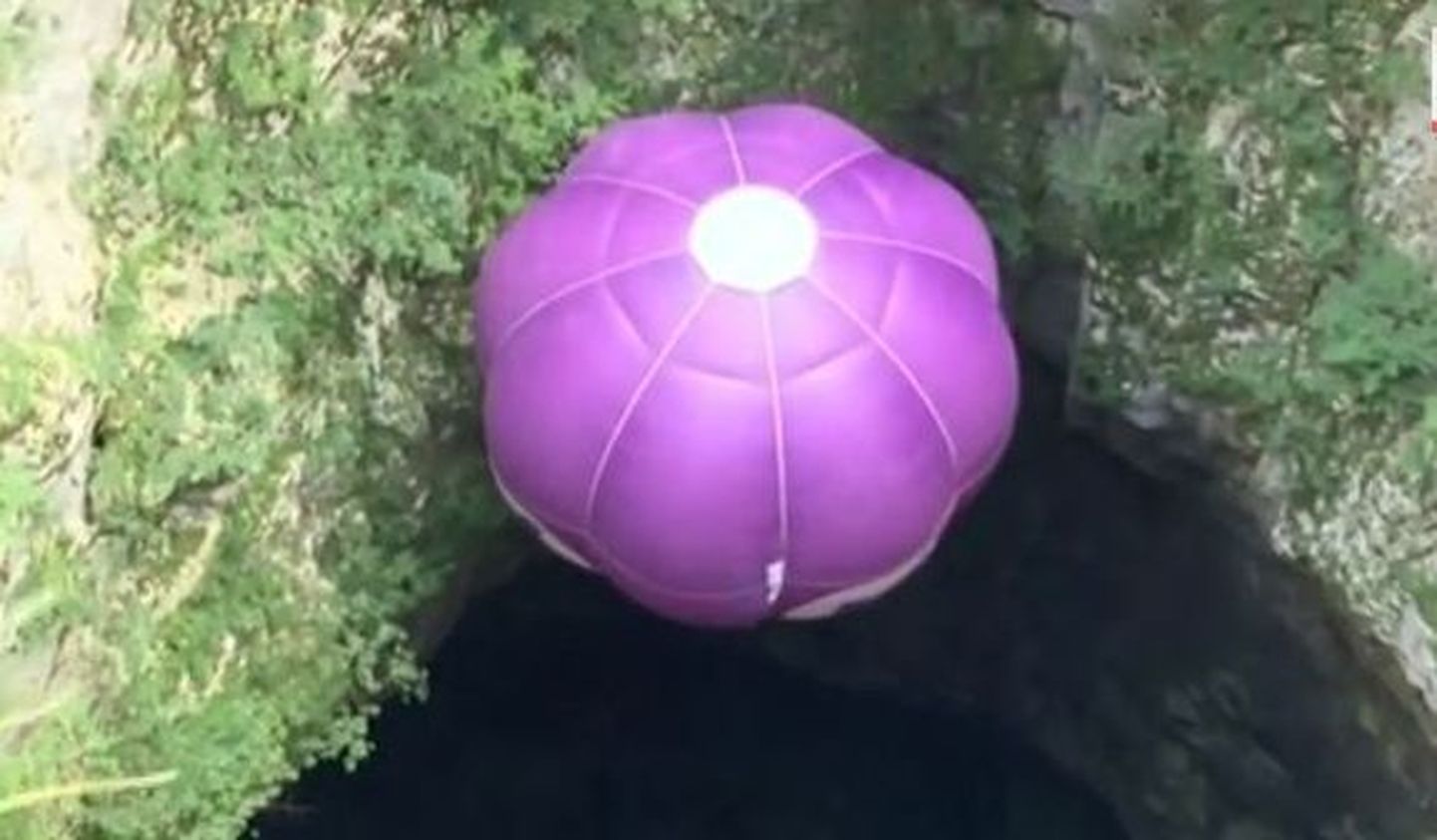 Seikleja laskus kuumaõhupalli abil koopas 200 meetri sügavusele