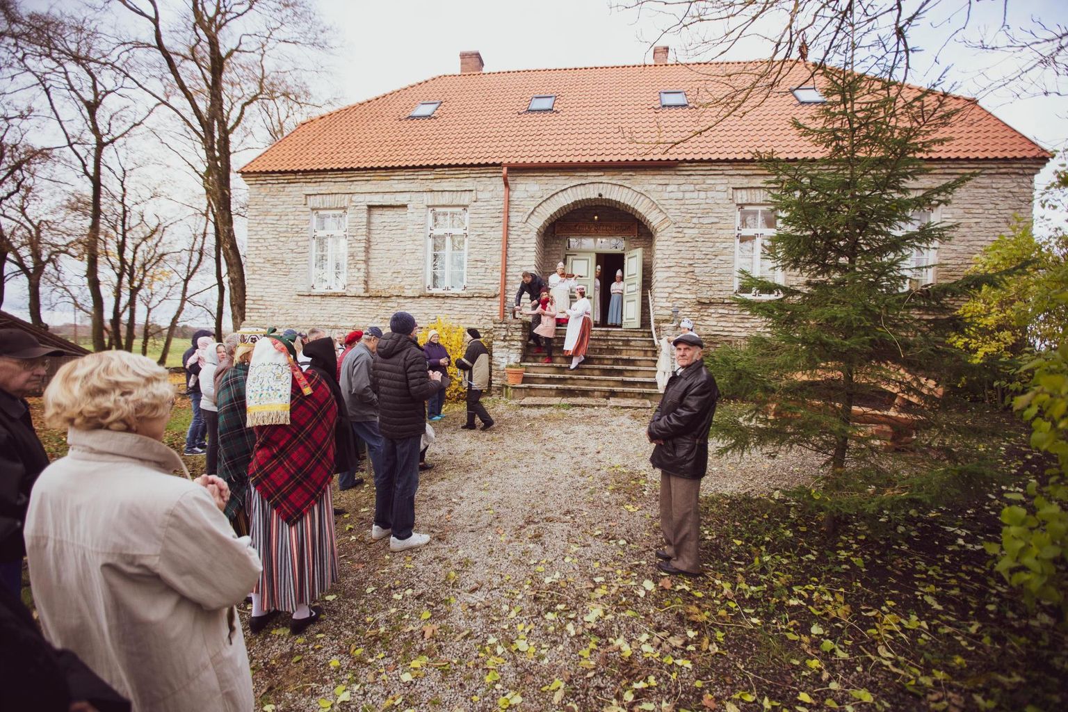 Kunda Külaseltsi seltsimaja on teinud pikkade aastatega läbi totaalse muutumise ning kujunenud taas meeliskooskäimispaigaks. Ikka tänu tublidele eestvedajatele ja külaelanikele, kellele nende kodukant ja selle hea käekäik on olulised.