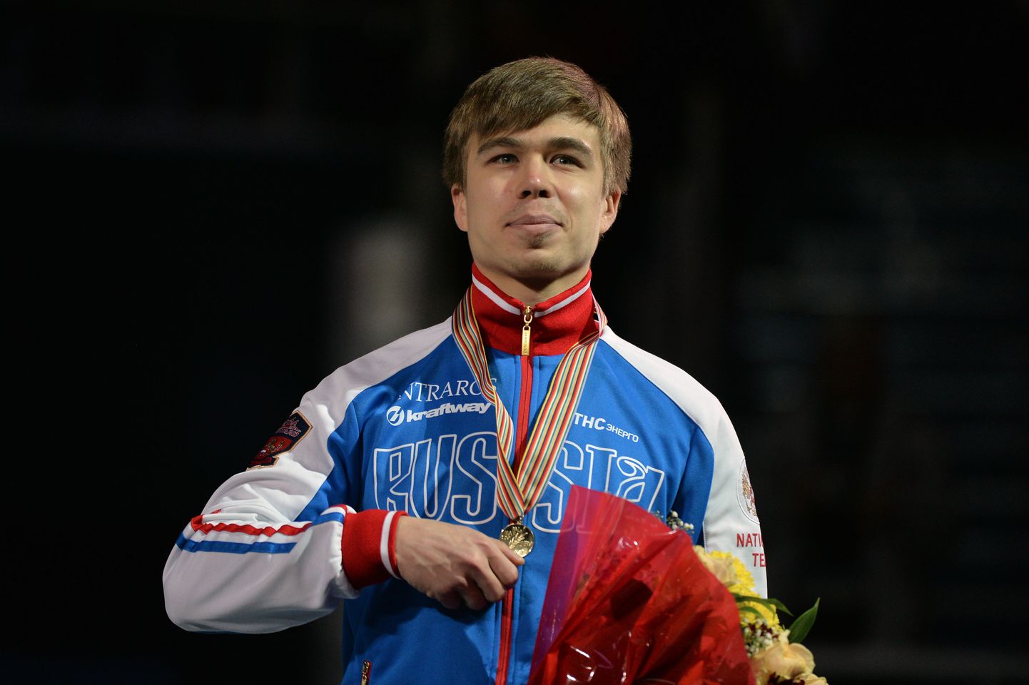 Семен Елистратов с золотой медалью чемпионата Европы (январь 2016).