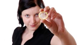 Би-би-си: почему британцы стесняются покупать презервативы?