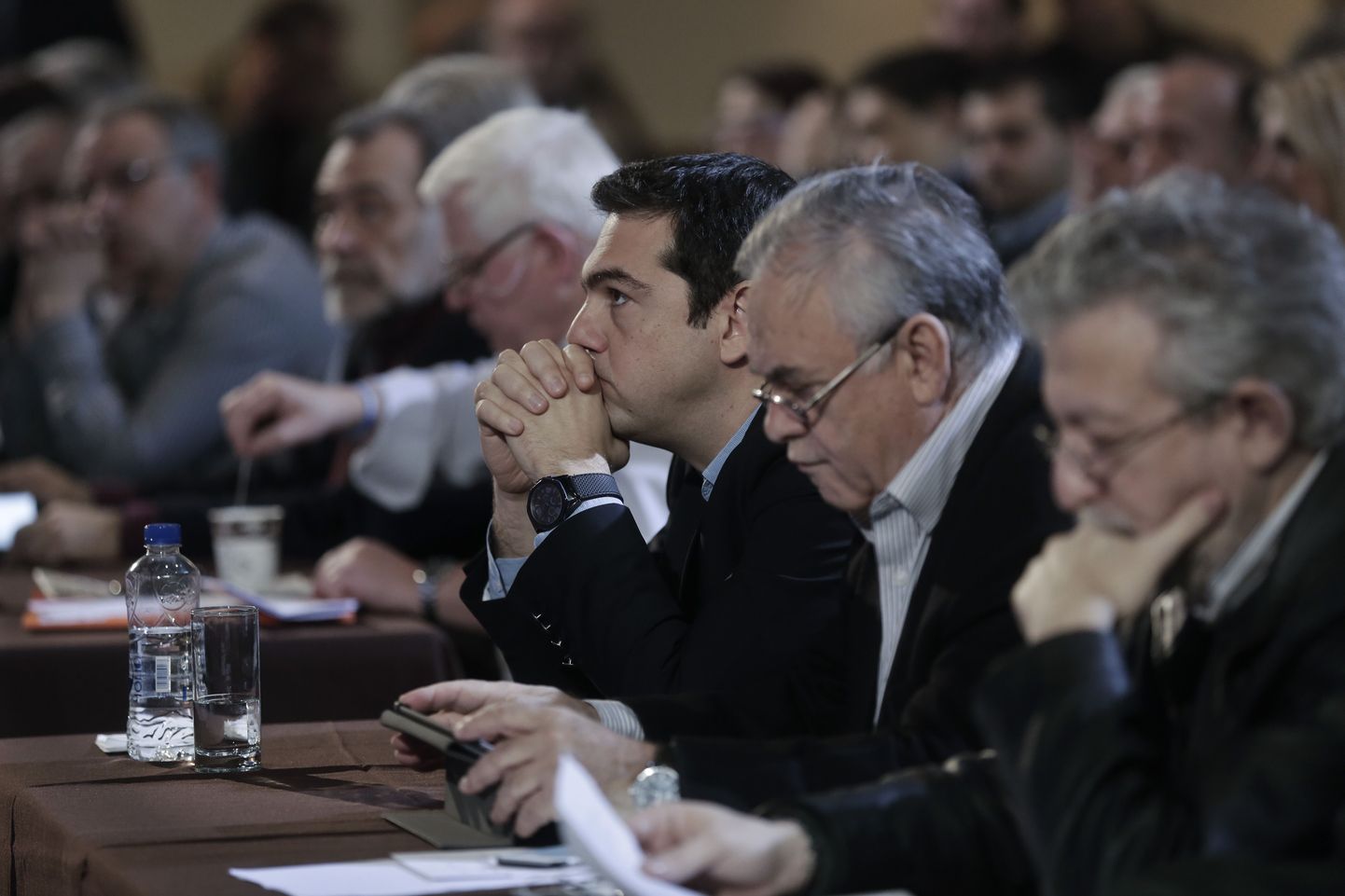 Kreeka peaminister ja Syriza juht Alexis Tsipras (vasakult kolmas) on hädas partei siseopositsiooniga.