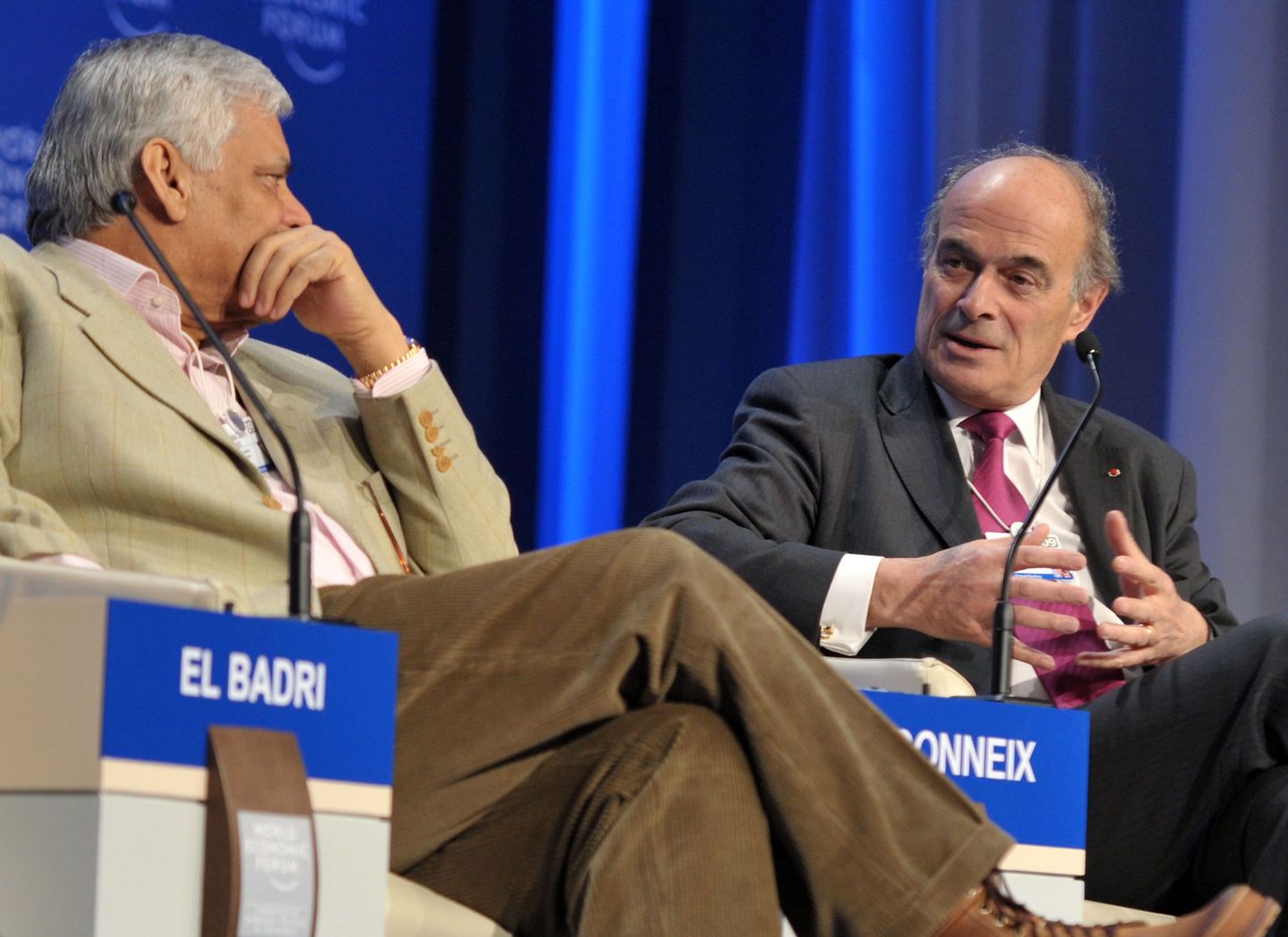 OPECi peasekretär Abdalla Salem El-Badri (vasakul) ja Pierre Gadonneix (EDFi juht) Davosi majandusfoorumil.