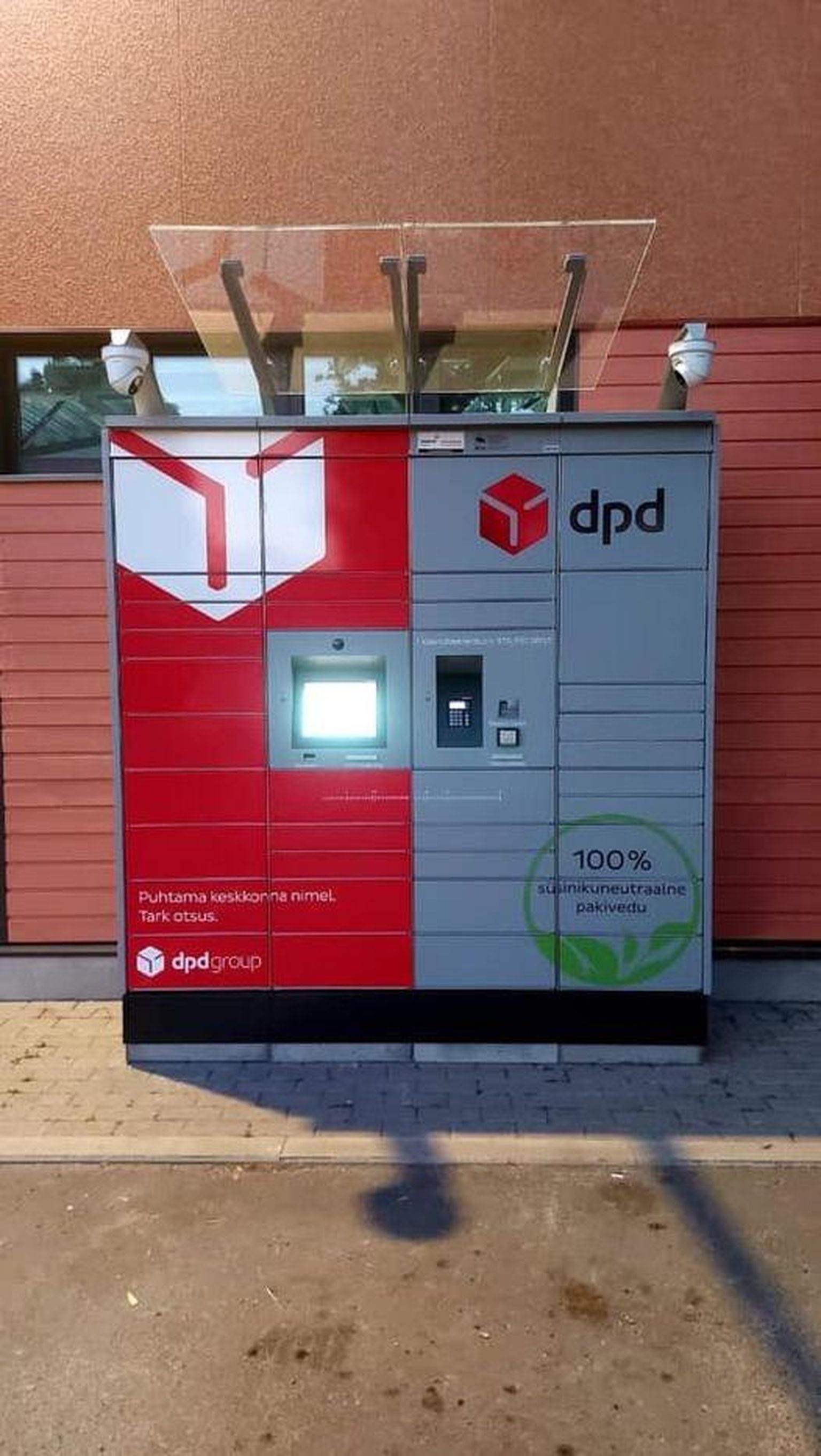 DPD pakiautomaat Rakkes Meie poe juures.