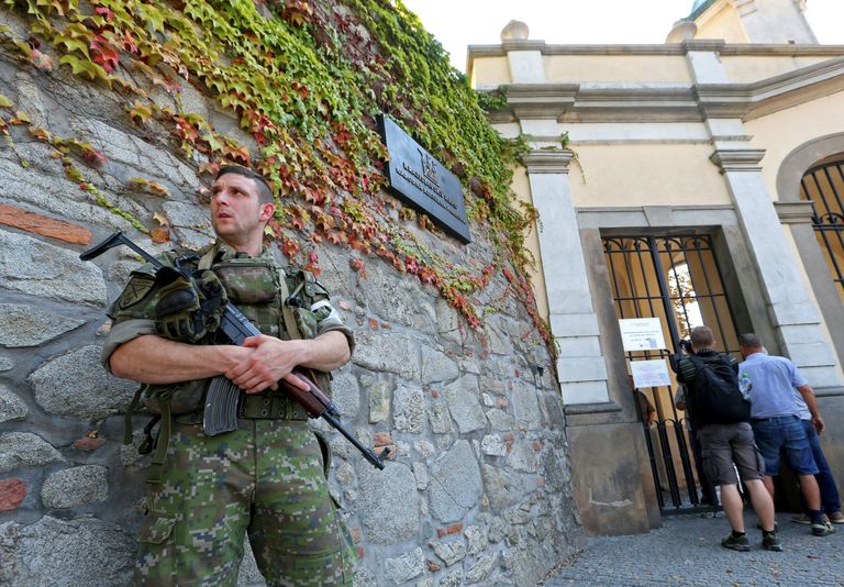 Slovakkia sõdur Bratislava kindluse juures. Fotod: Scanpix
