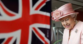 Charlie Hebdo изобразил Елизавету II в неприличном виде на карикатуре о Brexit