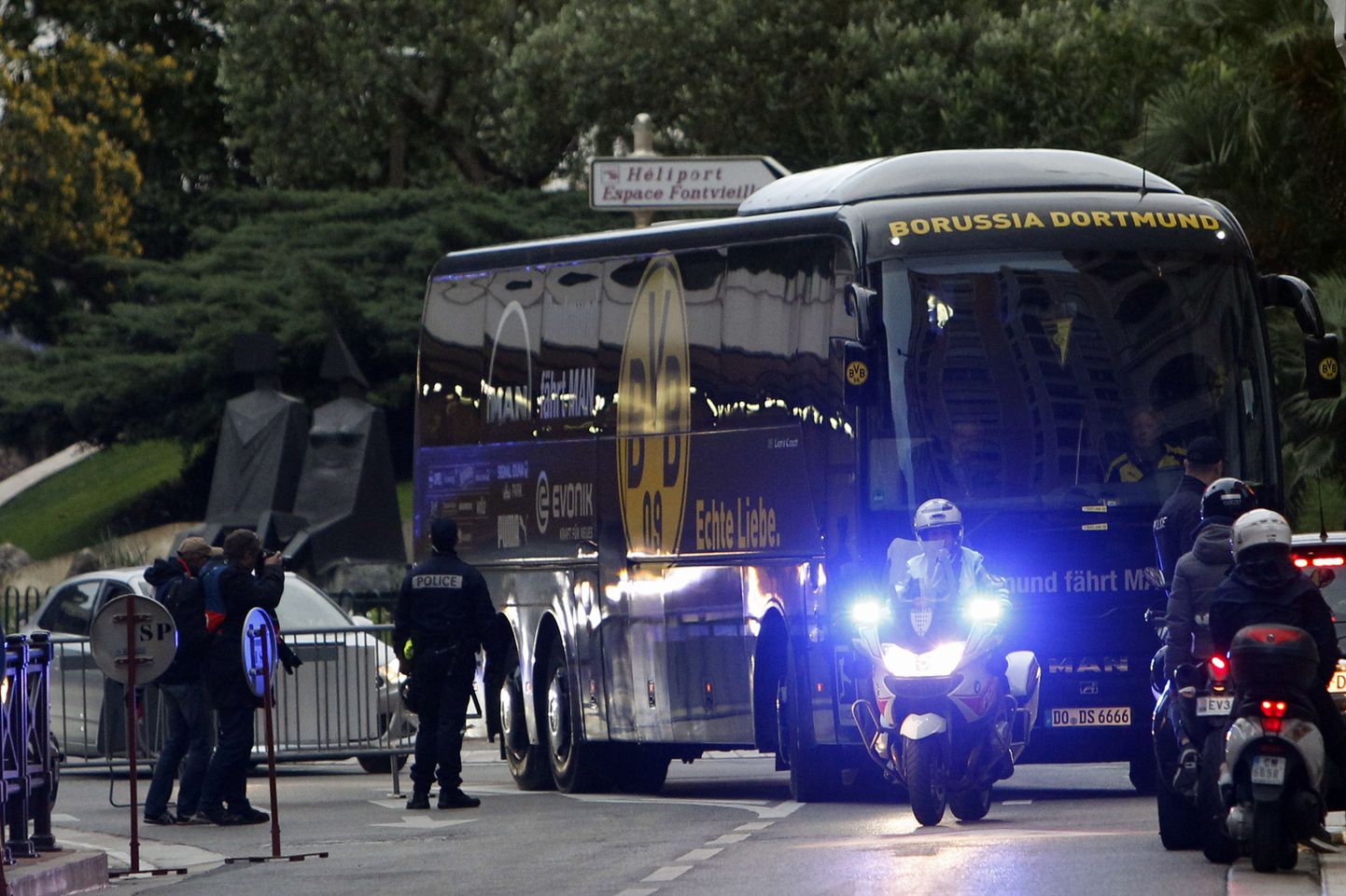 Politseisaatega Dortmund Borussia buss.