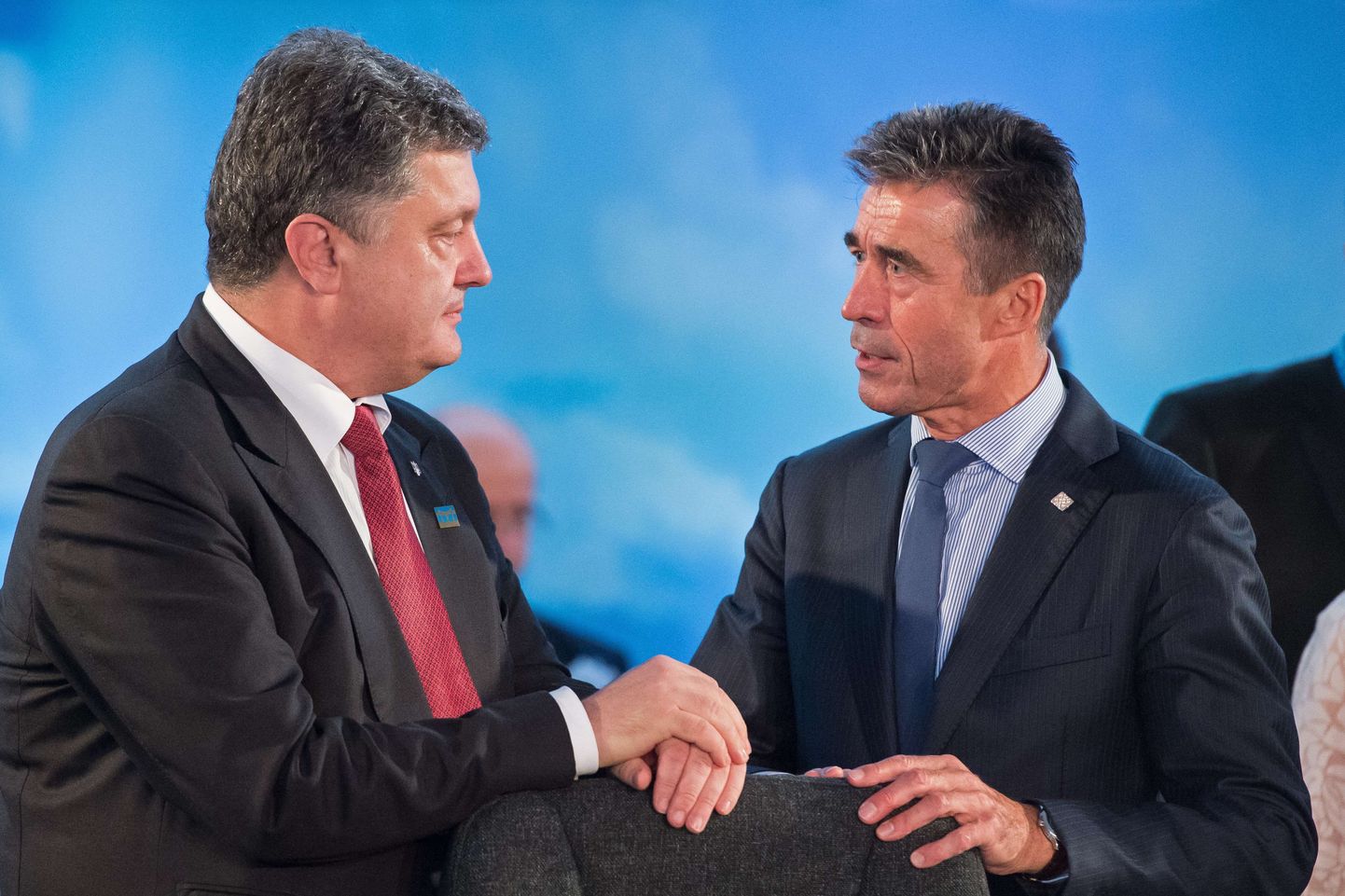 Petro Porošenko ja Anders Fogh Rasmussen NATO-Ukraina kohtumise eel.