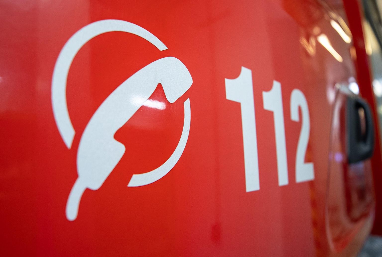 28. mail kell 11.45 anti häirekeskusele teada, et Rakveres Silla tänaval oli märgata kasutuseta majast tõusmas suitsu.