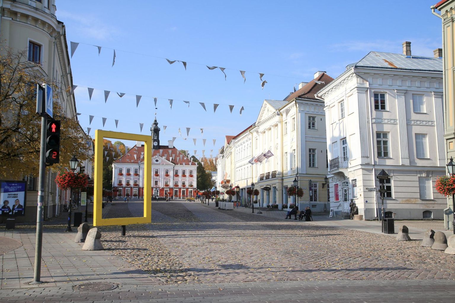 Enim turiste meelitas Tartusse ja mõistagi raeplatsile lisaks Rally Estoniale ka kuu aega avatud autovabaduse puiestee.