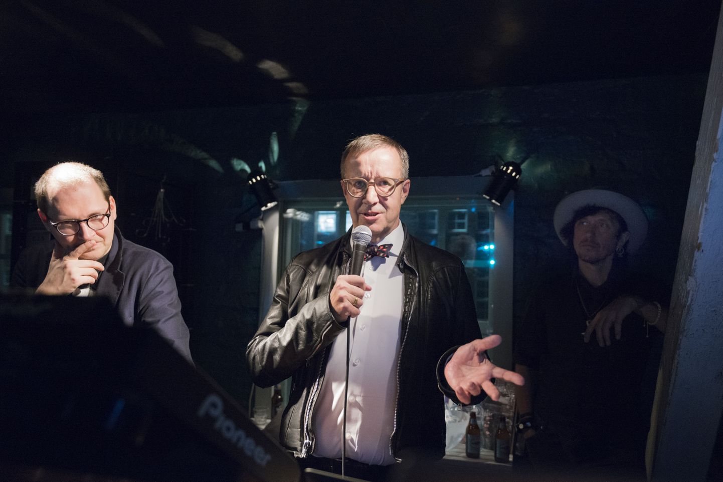 Eesti president Toomas Hendrik Ilves keerutas Helsingi klubis plaate