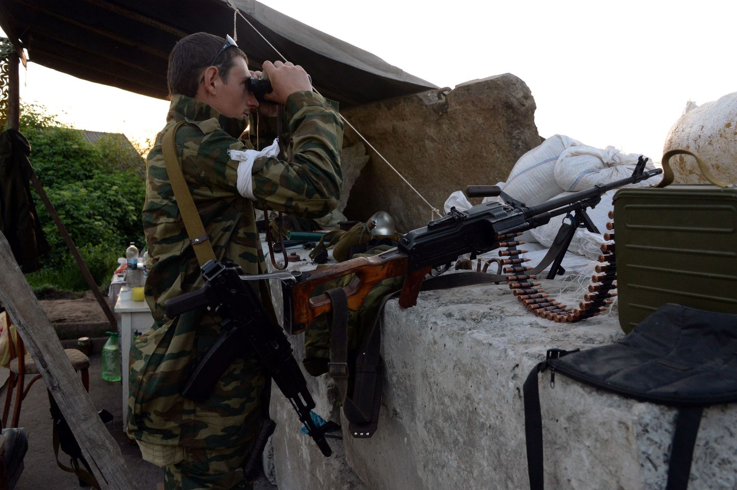 Venemeelne relvastatud terrorist Ida-Ukrainas Slovjanskis.