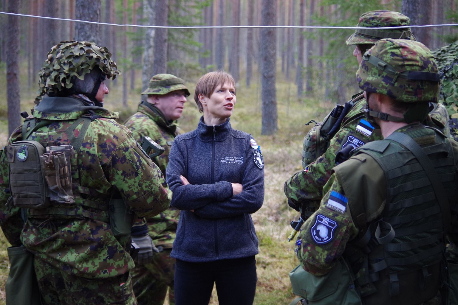 President Kersti Kaljulaid külastas Võrumaal suurõppust Siil.