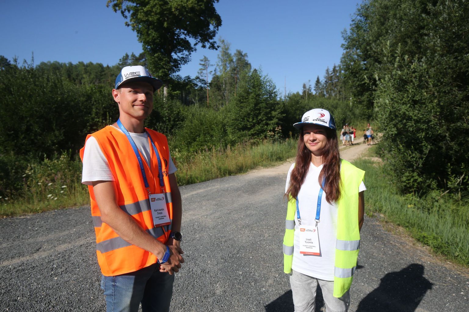 Kulbilohu pealtvaatamisalal korraldavad parkimist täna Karl-Martin Zopp ja Lisell Toomla, kelle kõige lühemad tööpäevad siiani on olnud 12 tundi.