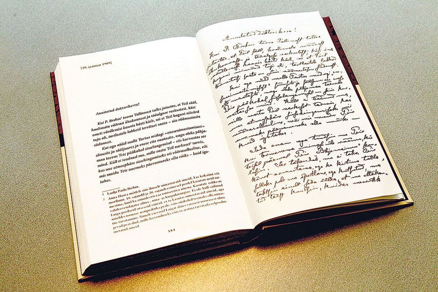 Raamatusse on tipitud Anna Haava kirjad, mille originaalid asuvad Eesti kirjandusmuuseumis. Esitlus on täna kell 15.30 linnakodaniku muuseumis Jaani 16.