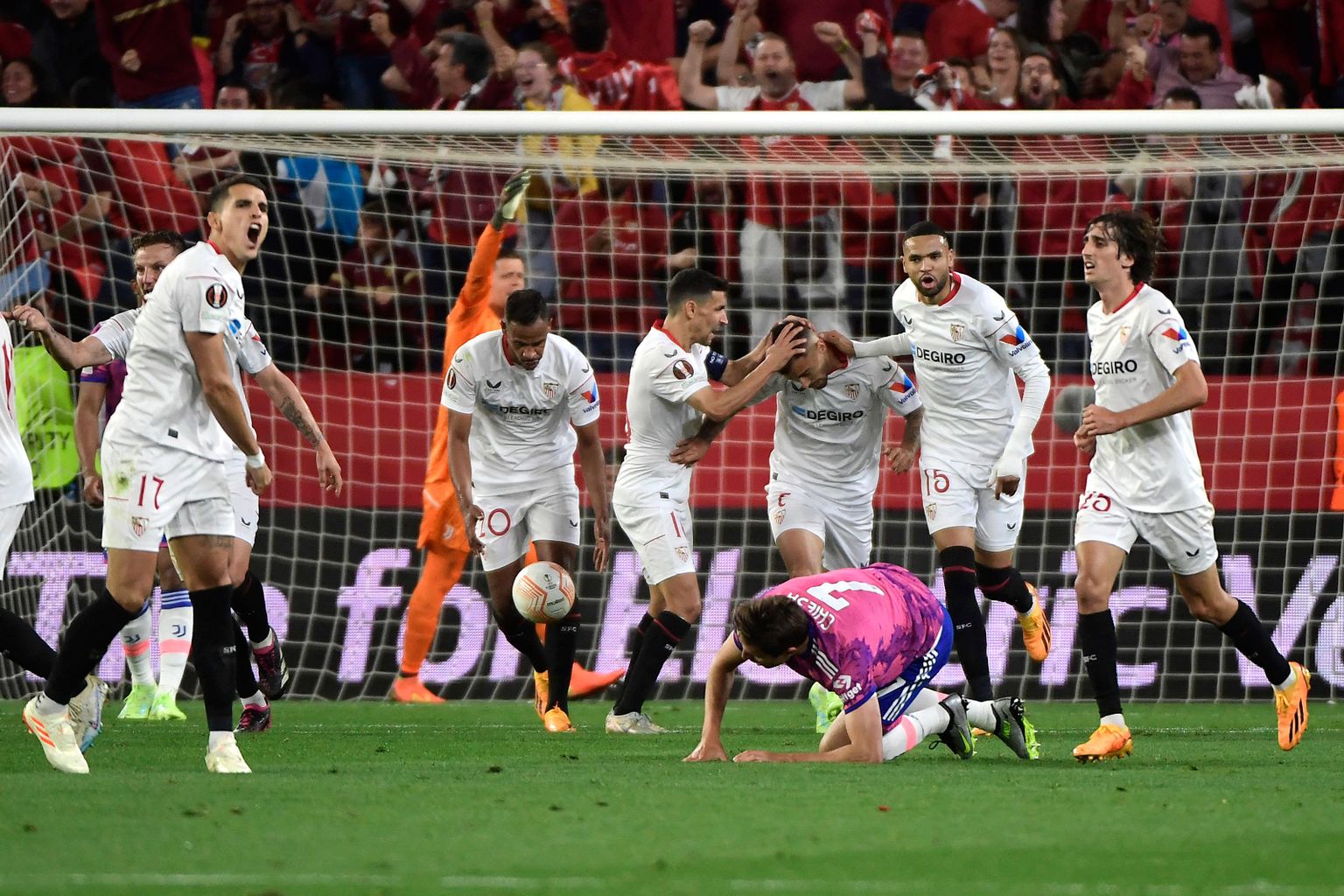 "Sevilla" futbolisti