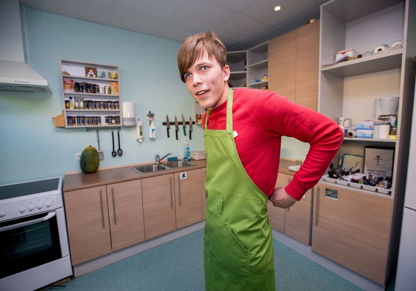 В таллиннском центре профессиональной реабилитации Астангу Герд учится на помощника повара, с удовольствием работает на кухне, но когда он станет жить самостоятельно, ему потребуется поддержка.