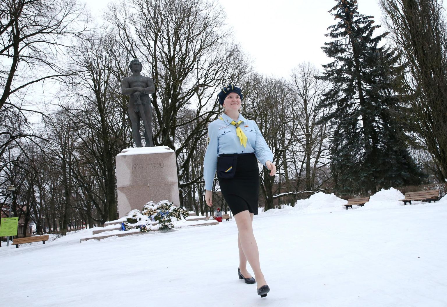 Kodutütarde vorm on Hele-Mai Viltropi jaoks pärast kümmet aastat nagu teine nahk. Hiljuti said neiud ka rohelise metsavormi, millega välilaagrites käia.