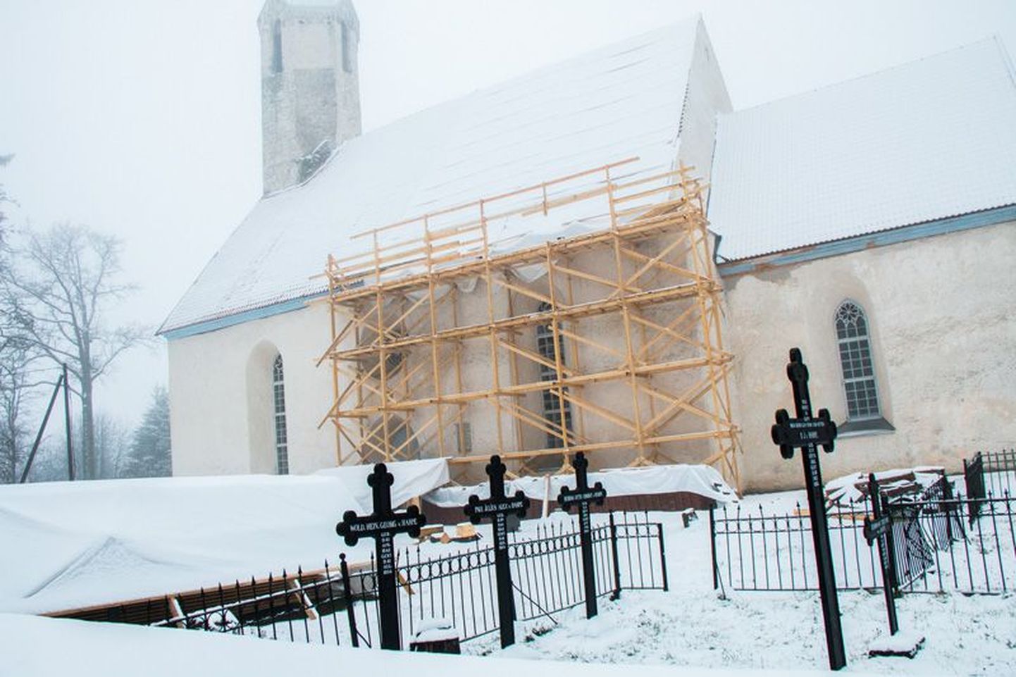 Väike-Maarja kiriku katuse renoveerimistööd