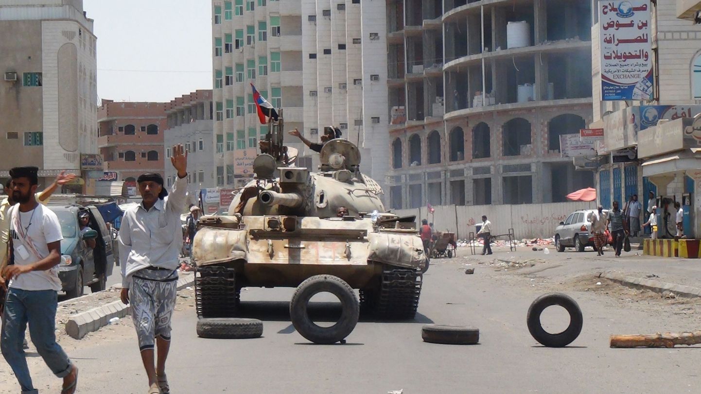 Jeemeni presidendile Abedrabbo Mansour Hadile lojaalsed korrakaitsejõud Adenis 2. aprillil.