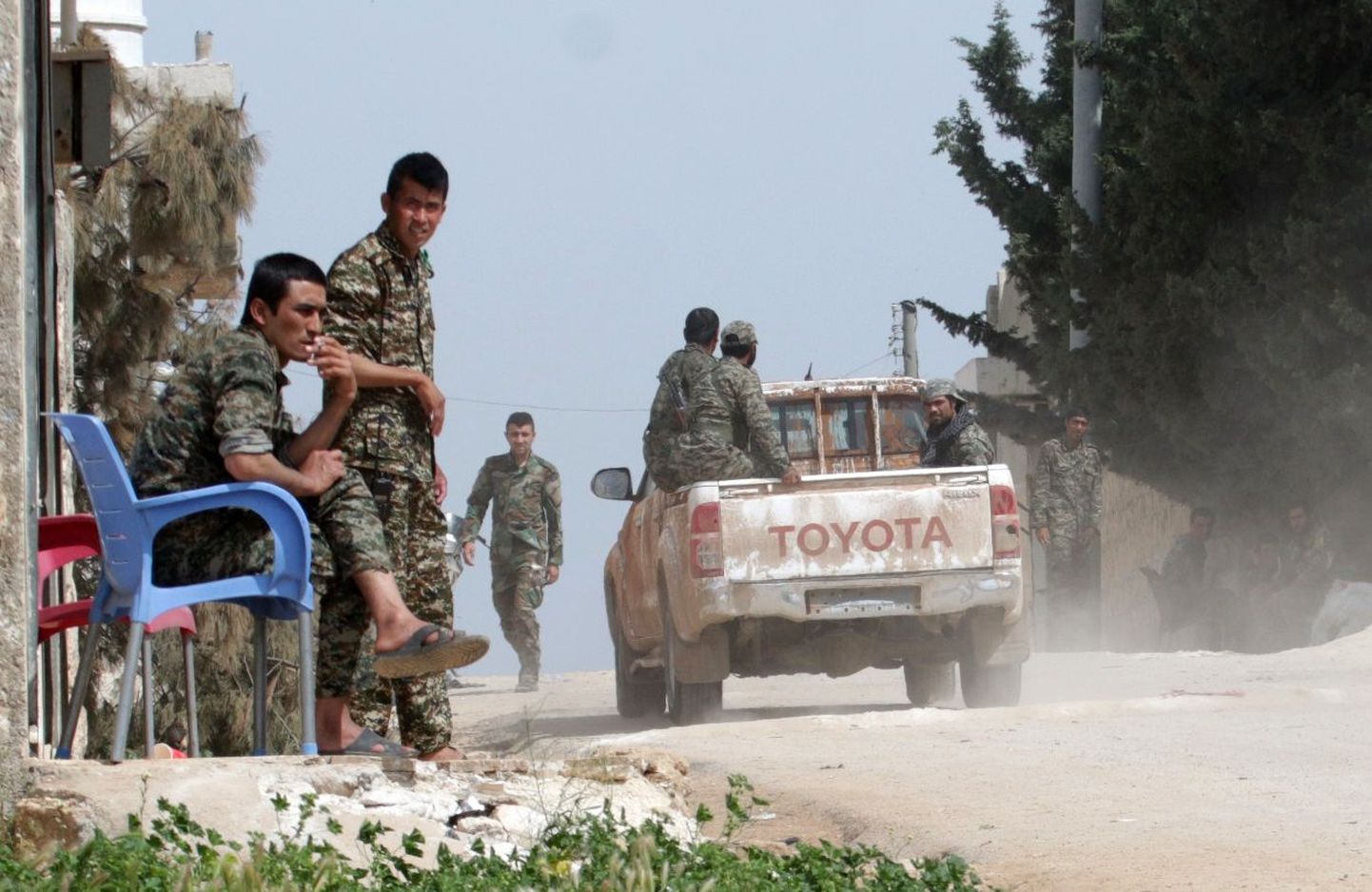 Süüria armee sõdurid Aleppo lähistel