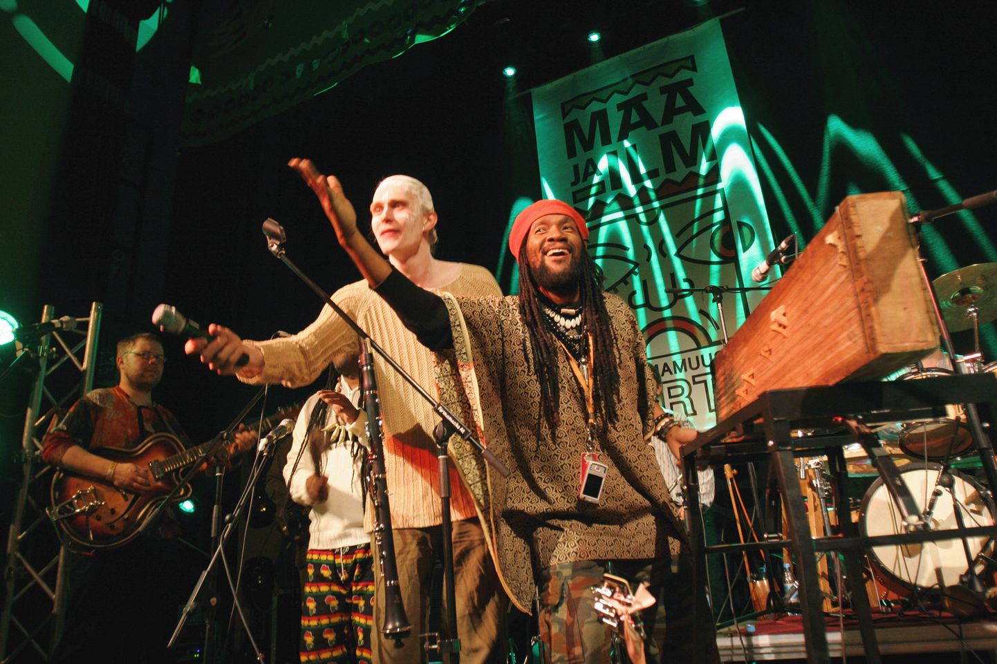 Mullu lõpetas festivali "Maa ja Ilm" ansamblite Bombillaz ja Kilema ühisesinemine.