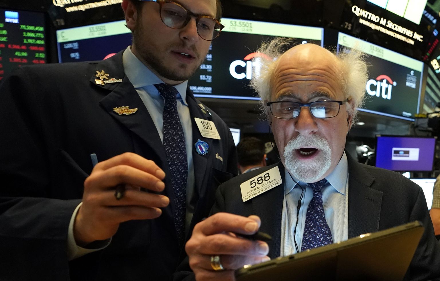 Kauplejad Wall Streetil: esimene kvartal pakkus rohkelt närvikõdi investoritele ja võimalusi kauplejatele. Kui märtsis kukkus üks maailma enimjälgitud aktsiaindeks S&P 500 koroonakriisi tõttu 30%, siis tänaseks on ta peaaegu oma aasta alguse tasemeni jõudnud.