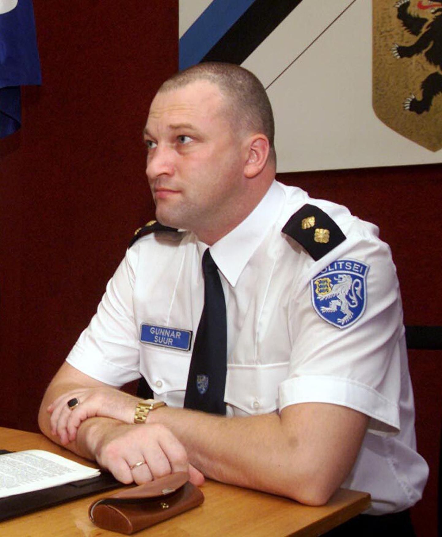 Kunagine Pärnu politseiprefektuuri korrakaitseosakonna ülemkomissar Gunnar Suur elas jõukat elu ja sattus uurimisorganite tähelepanu alla.