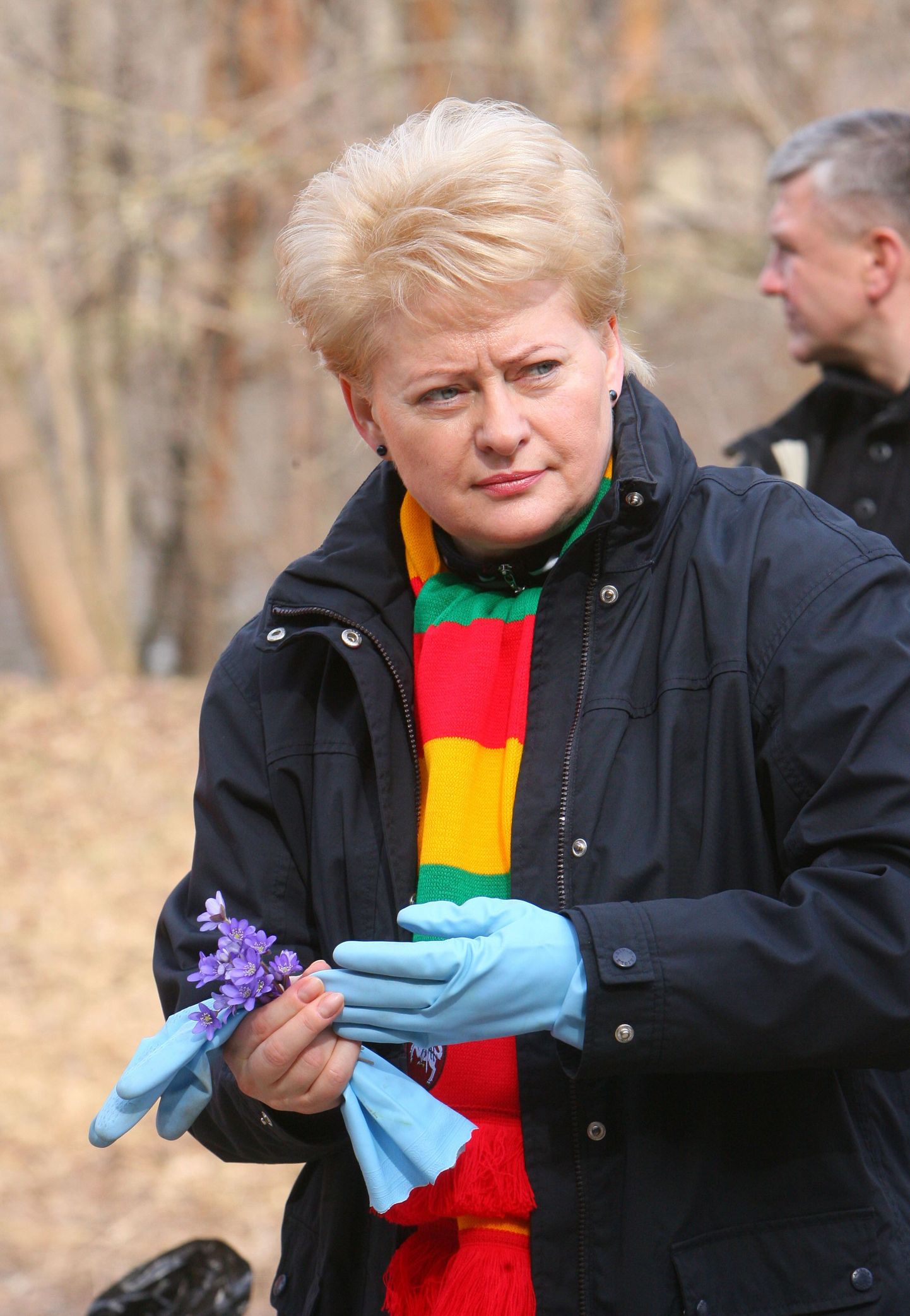 Leedu president Dalia Grybauskaite  prügikoristustalgutel «Darom 2011» («Teeme ära!»).